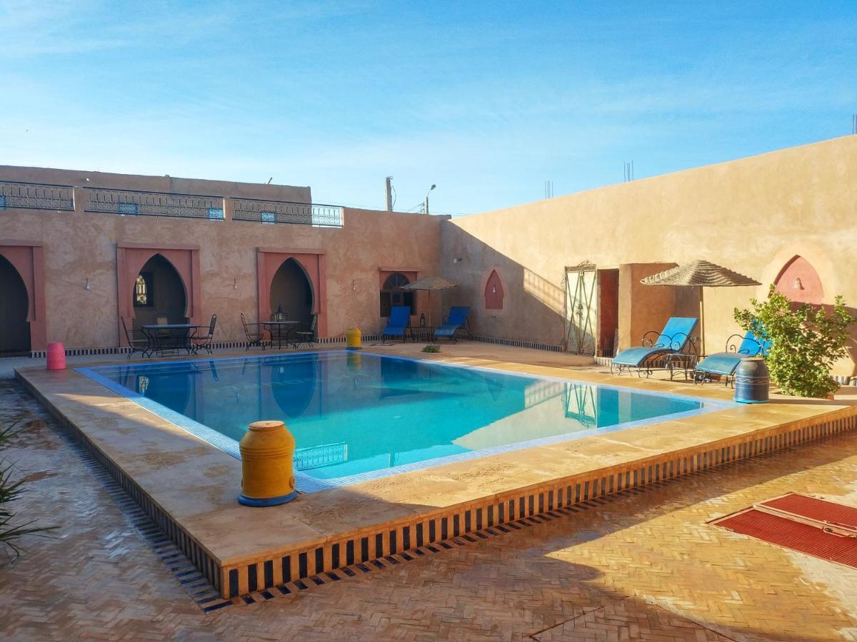 Auberge La Source Merzouga Bagian luar foto